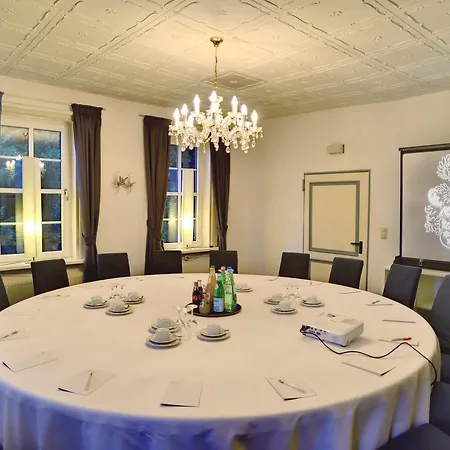 Hotel-restaurant Schillingshof Hotell 2*